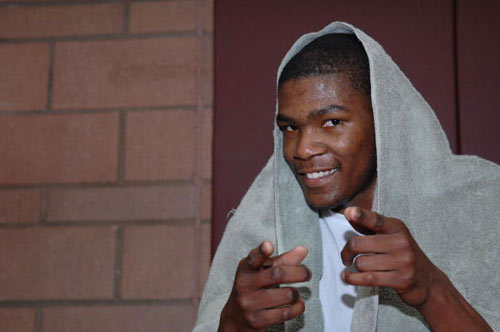 图文:杜兰特试训超音速 准榜眼笑容可掬