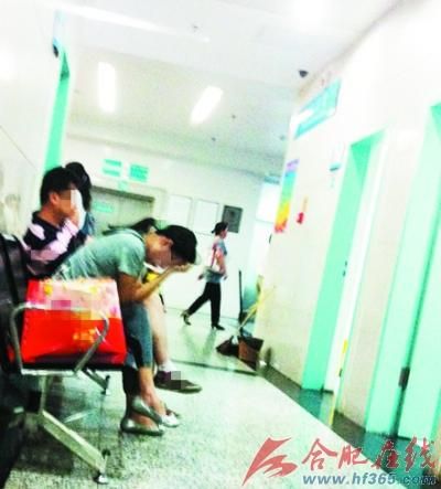 8����ͯ������ĸ���齫������ö���ӣ�ͼ��