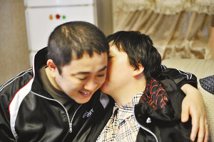 �ձ����Ӳ��벻�������й�������ĸ��Ȱ���뿪