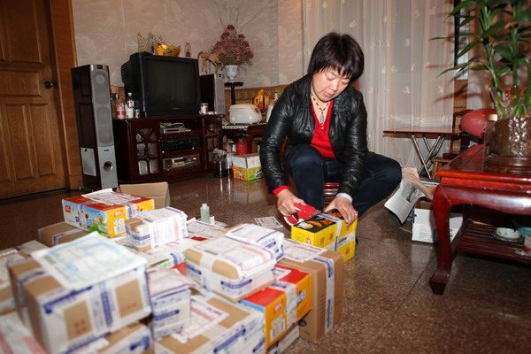 厉晓芳开网店累并快乐着