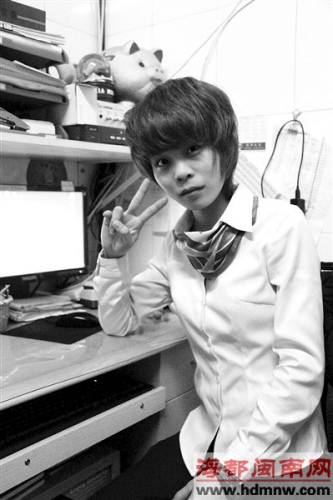 小珍羞涩地说,没想到自己会变成"红人"