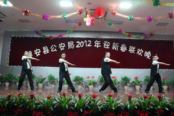 毛委员我们在一起曲谱_我要我们在一起(2)